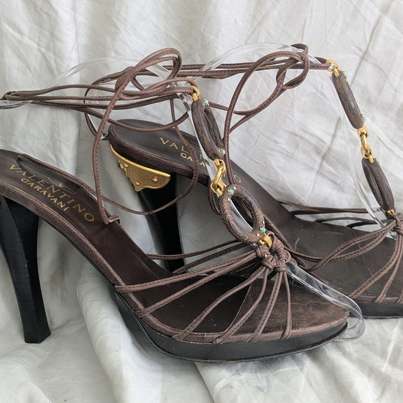 Valentino Gavarani Brown Strappy Sandals - Picture 2 of 9